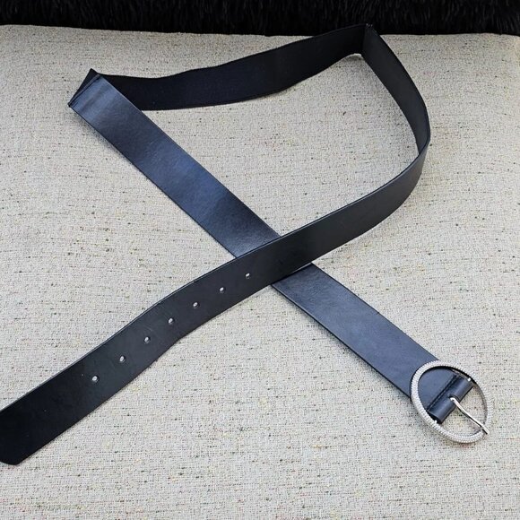 Women Belt Crystals Accent Buckle Black Faux Leather Waistband Size 22/24 44in - Picture 7 of 10